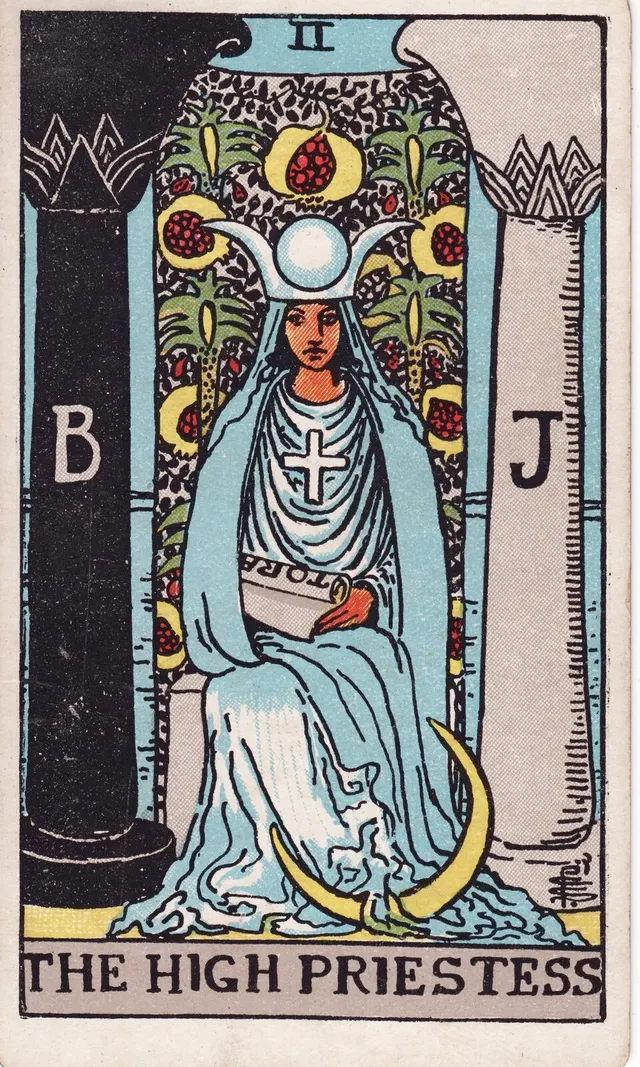 Die Tarotkarte Die Hohepriesterin aus dem Rider-Waite-Smith-Tarot